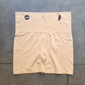 New Jockey Slimming Seamfree Shorts